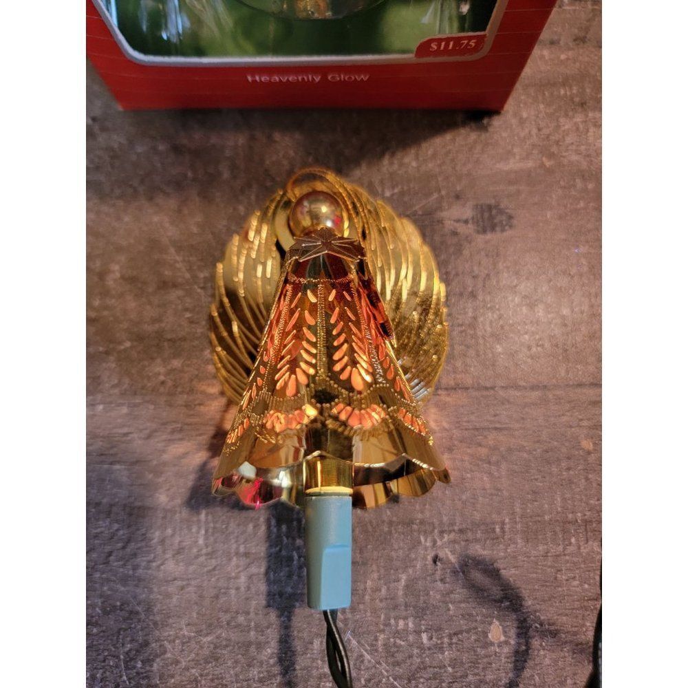 Hallmark 1988 Heavenly glow ornament Xmas Decor angel